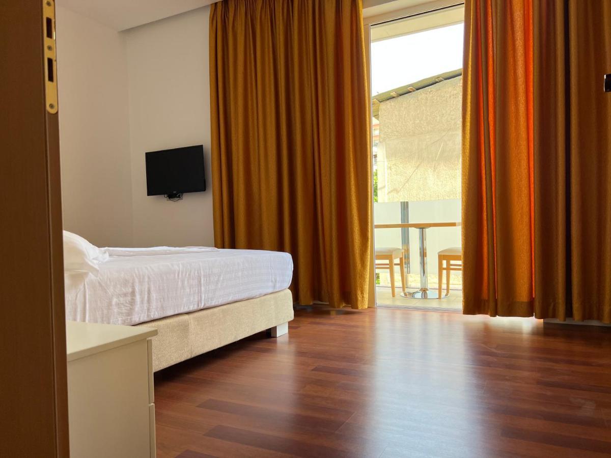 3B Suites Boutique Hotel Saranda Kültér fotó