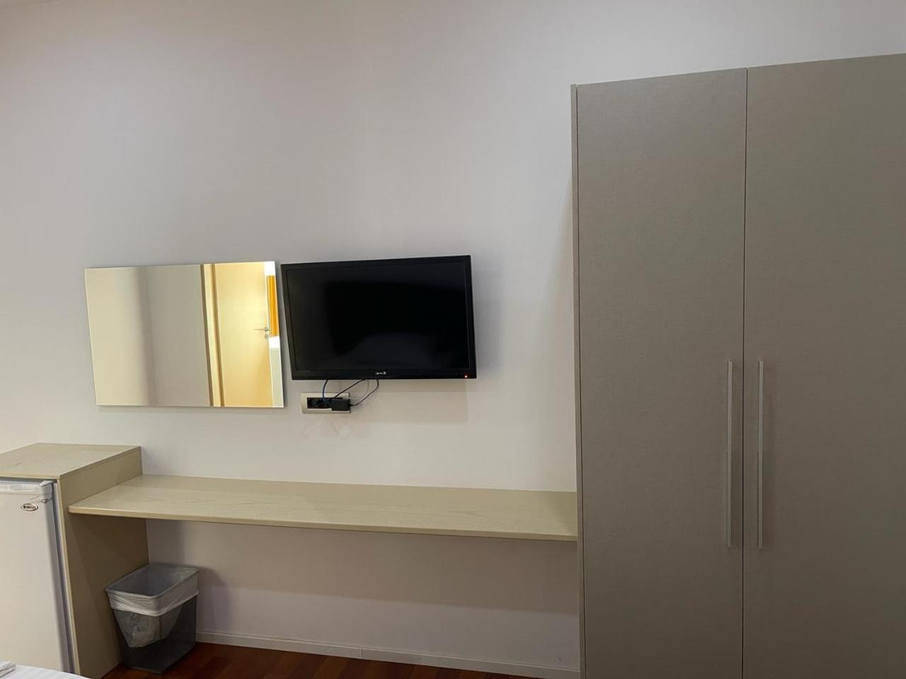 3B Suites Boutique Hotel Saranda Kültér fotó