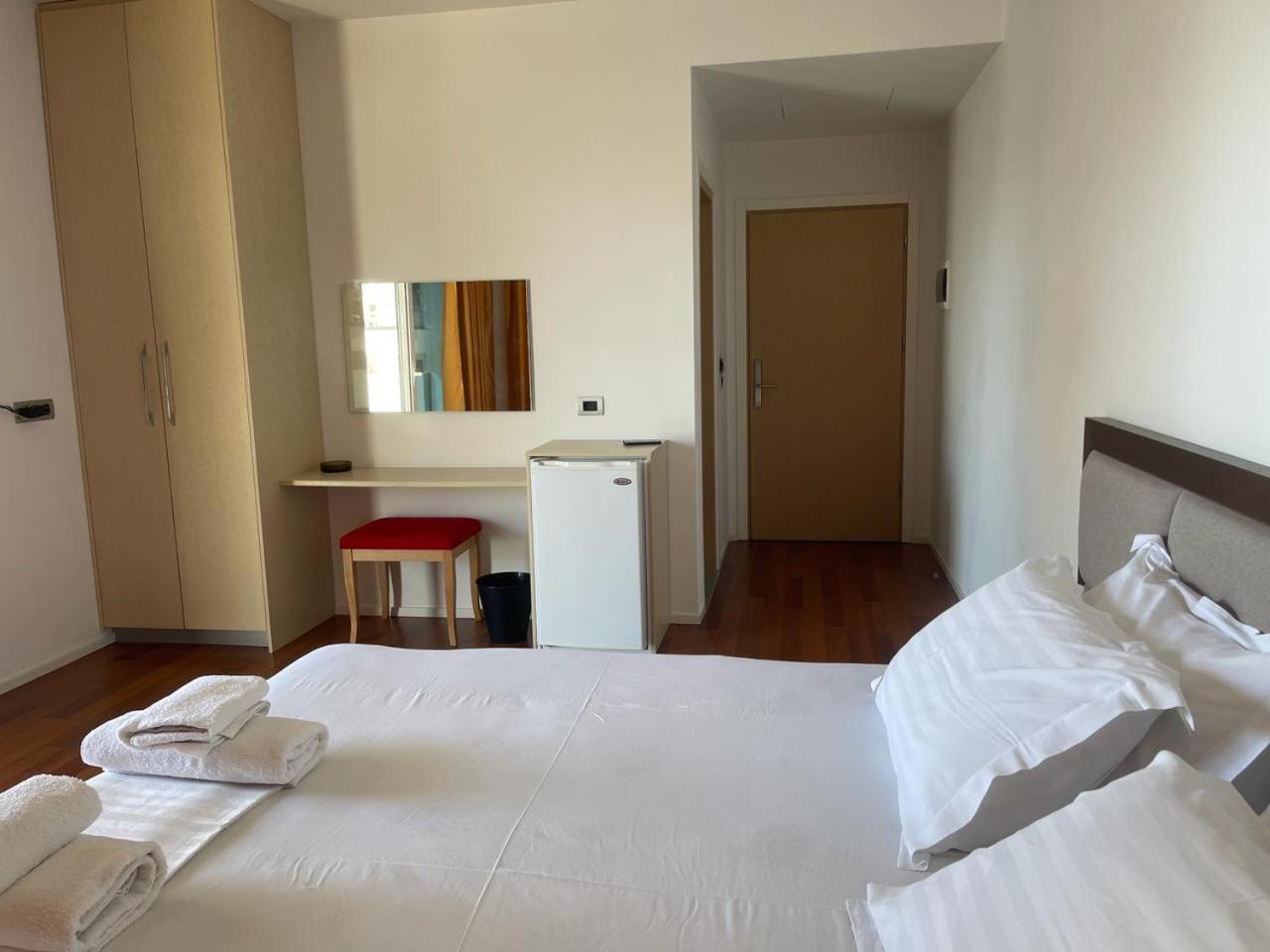 3B Suites Boutique Hotel Saranda Kültér fotó