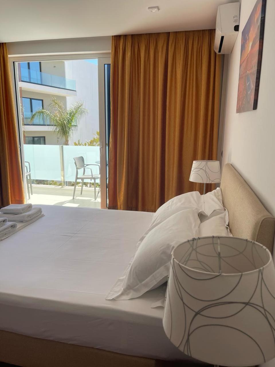 3B Suites Boutique Hotel Saranda Kültér fotó